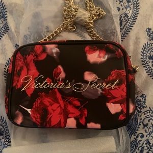Victoria’s Secret cross body purse w/gold chain